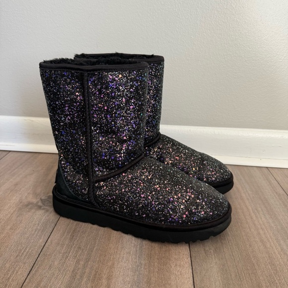 UGG CLASSIC SHORT COSMOS PURPLE BLACK SPARKLE BOOTS leather sheepskin RARE sz 7 - Picture 3 of 8